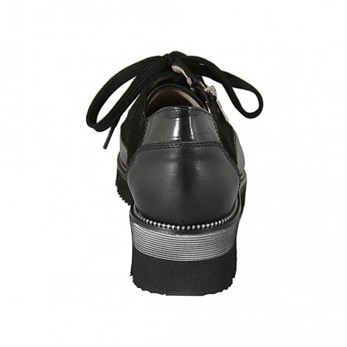 Zapato con cordones y cremallera en piel, gamuza y piel estampada negra cuña  4