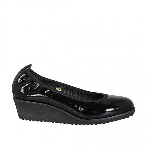 Zapato de salon para mujer en charol negro cuña 4