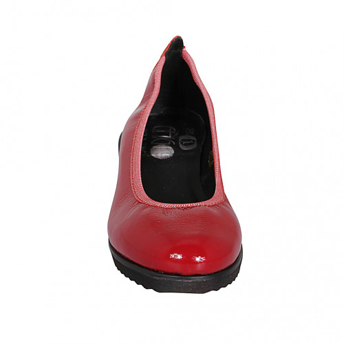 Zapato de salon para mujer en charol rojo cuña 4