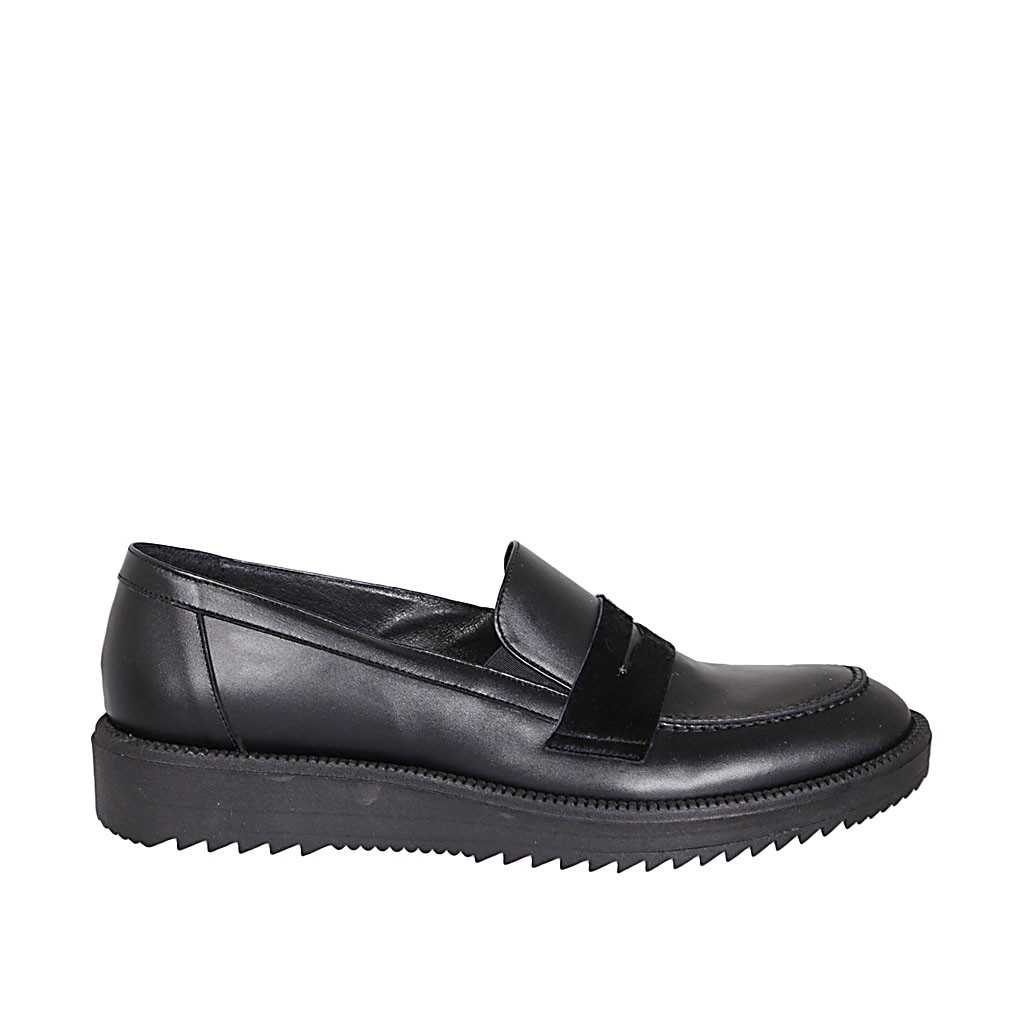 Mocasín para mujer en piel y gamuza negra cuña 3