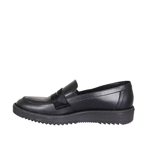 Mocasín para mujer en piel y gamuza negra cuña 3