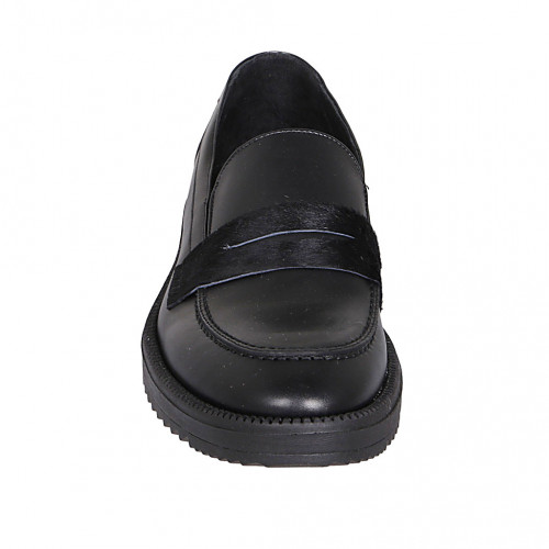 Mocasín para mujer en piel y gamuza negra cuña 3