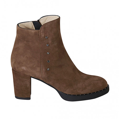 Bottines pour femmes avec fermeture éclair et goujons en daim marron talon 7 - Pointures disponibles:  43, 44