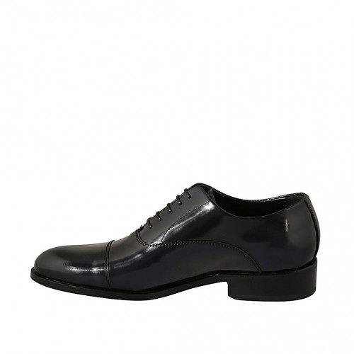 Eleganter Oxfordschuh mit Schnürsenkeln und Kappe für Herren aus blauem gebürstetem Leder