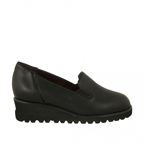 Zapato con elasticos y plantilla extraible para mujer en piel negra cuña 4