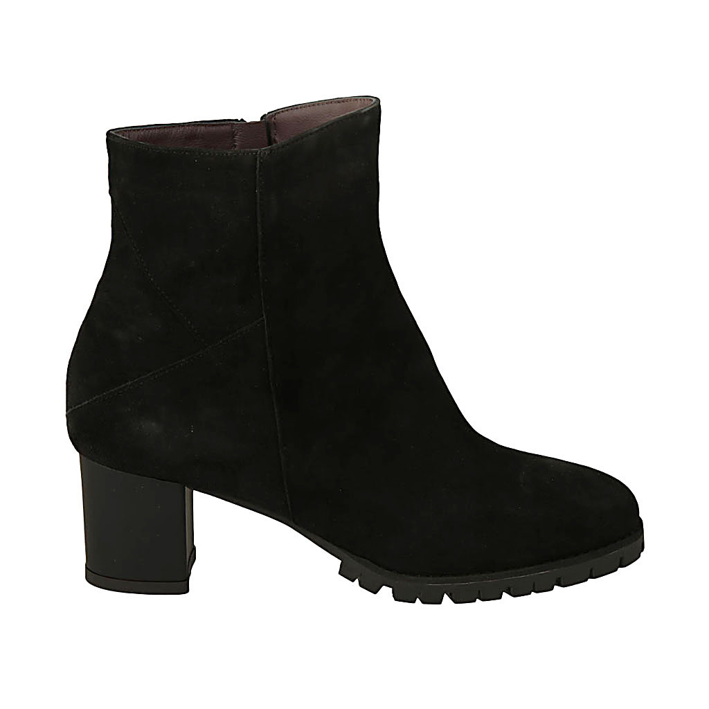 Woman's ankle boot with zipper and removable insole in black suede heel 5
