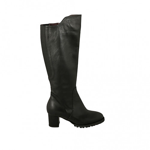 Woman's boot with zipper, elastic...