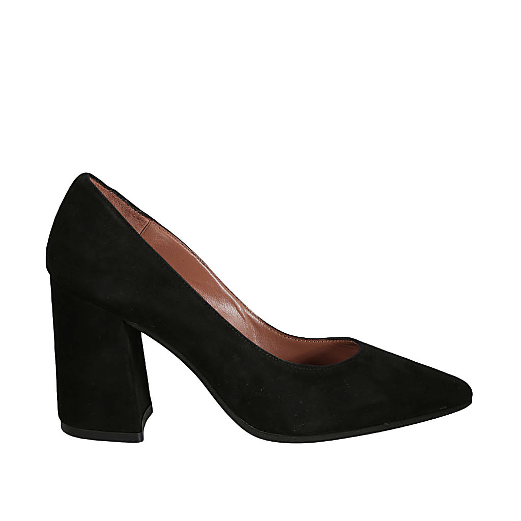 pointy pump in black suede block heel 8
