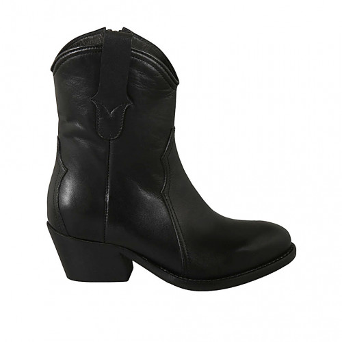 Woman's Texan ankle boot with zipper...