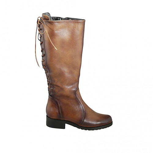 bottes lacets derriere