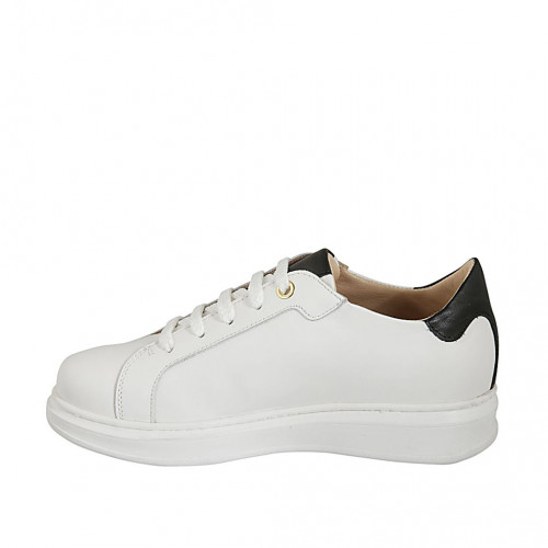 Zapato con cordones para mujer en piel blanca y negra con plantilla  extraible cuña 3