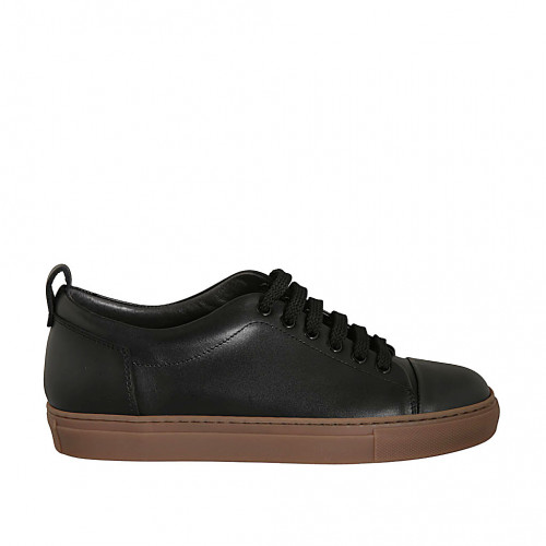 Zapato deportivo con cordones, puntera y plantilla extraible para hombre en piel de color negro - Tallas disponibles:  37, 38