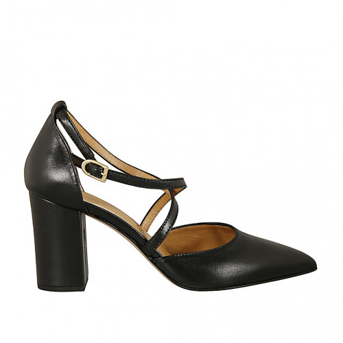 Woman's pointy open shoe with crossed...