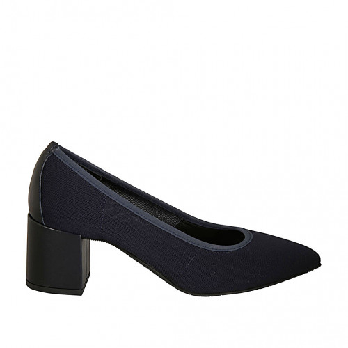 Woman's pointy pump in blue fabric...