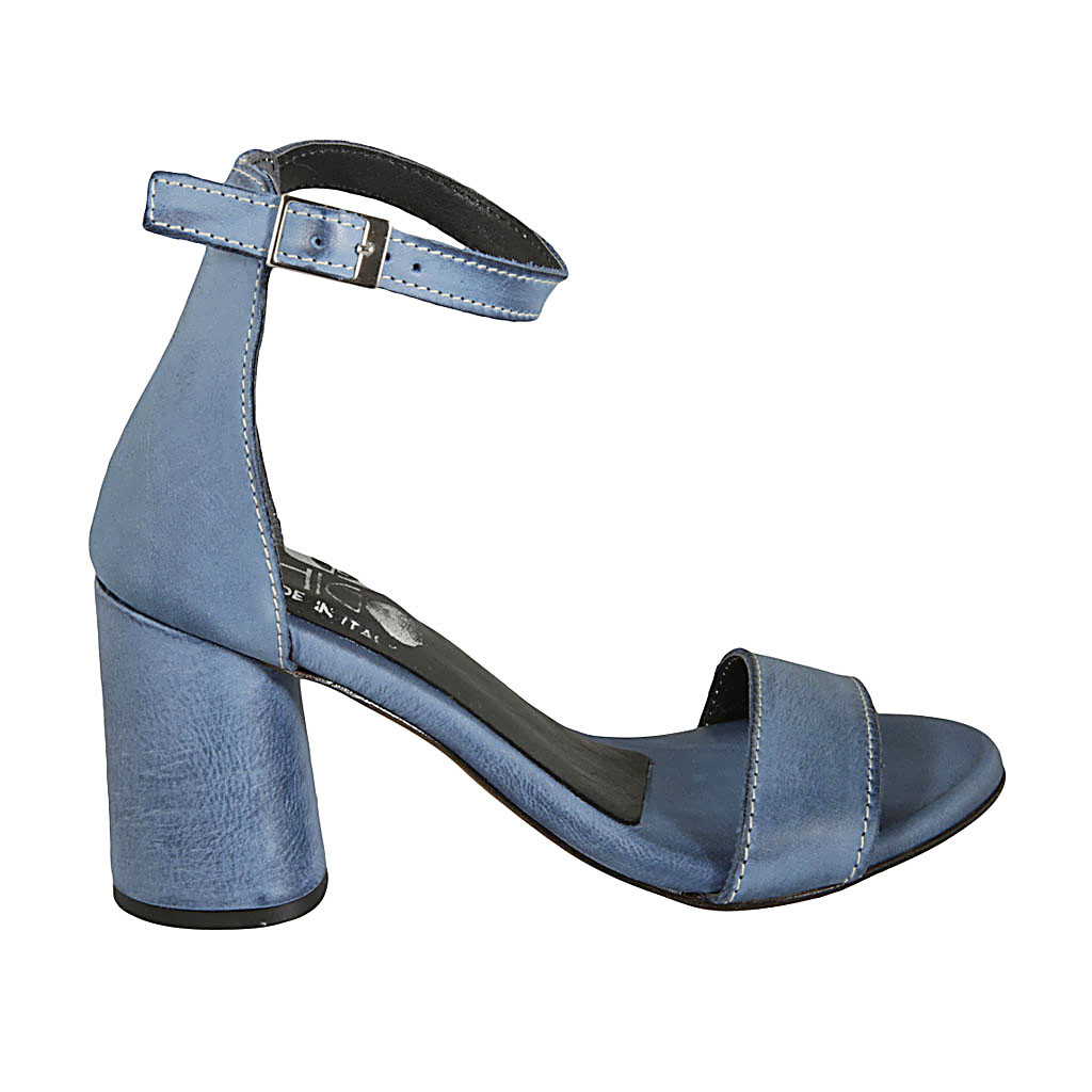 Chaussure ouverte pour femmes en cuir bleu clair avec courroie talon 7