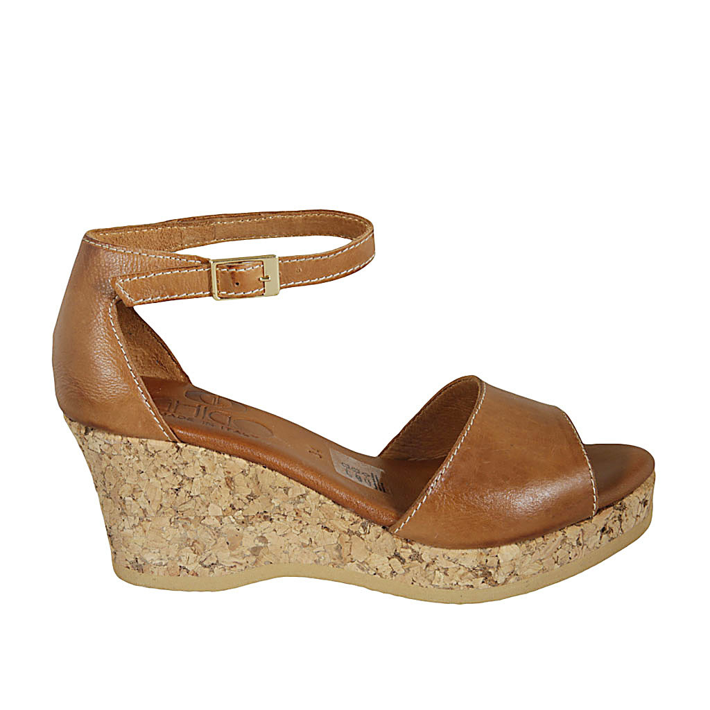 Zapato abierto para mujer con cinturon y plataforma en piel brun claro cuña  7