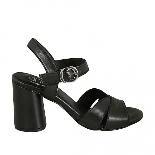 Sandale pour femmes en cuir noir avec courroie talon 7 - Pointures disponibles:  32