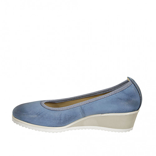 Zapato de salon para mujer en piel azul claro cuña 4