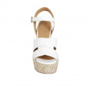 Sandale pour femmes avec courroie et plateforme en cuir blanc avec talon compensé tressé 12 - Pointures disponibles:  43