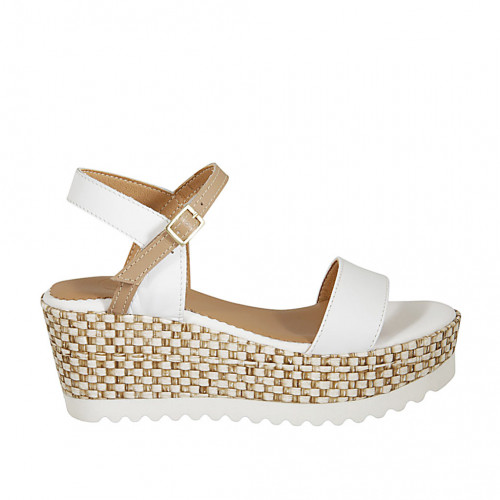 Sandalia para mujer en piel blanca y beis con cinturon, plataforma y cuña  trensada 7