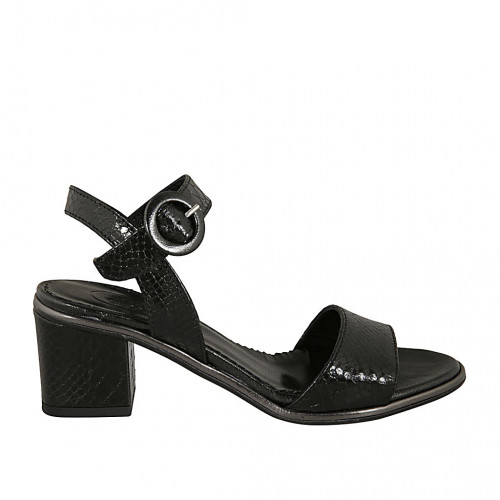 Woman's strap sandal in black printed...