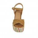 Sandale pour femmes avec plateforme et courroie en daim cognac et tissu multicouleur talon compensé 12 - Pointures disponibles:  42, 43