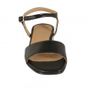 Sandalia para mujer en piel negra con cinturon tacon 2 - Tallas disponibles:  32, 43