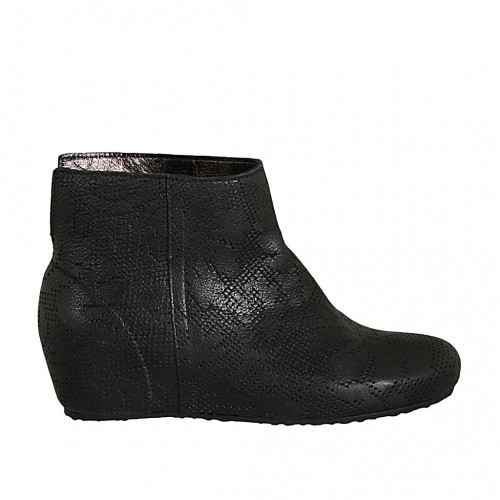 Woman's ankle boot in black dotted leather wedge heel 5 - Available sizes:  34, 42, 43