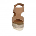 Sandale pour femmes avec fermeture velcro en cuir brun clair et tissu talon compensé 7 - Pointures disponibles:  43, 45