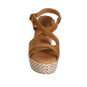 Sandalia para mujer en gamuza brun claro y tejido trensado con plataforma cuña 9 - Tallas disponibles:  42, 43