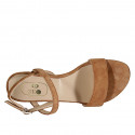 Sandale pour femmes avec courroie en daim cognac talon 2 - Pointures disponibles:  32