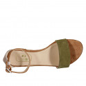 Scarpa aperta da donna in camoscio beige, cuoio e verde con cinturino tacco 2 - Misure disponibili: 45