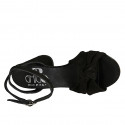 Sandale pour femmes avec courroie à la cheville et nœud en daim noir talon 7 - Pointures disponibles:  32, 33