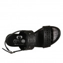 Sandalo da donna in pelle forata nera tacco 2 - Misure disponibili: 33