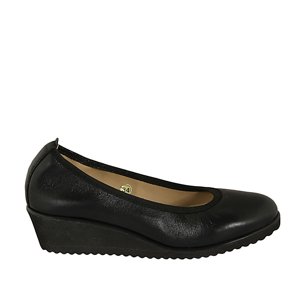 Zapato de salon para mujer en piel negra cuña 3