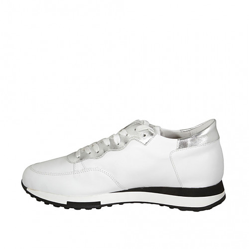 Zapato para mujer con cordones y plantilla extraible en piel blanca y  laminada plateada cuña 3