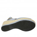 Sandale pour femmes en daim bleu clair avec goujons et talon compensé 7 - Pointures disponibles:  43, 44