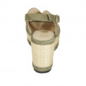Sandale pour femmes en daim vert avec goujons et talon compensé 7 - Pointures disponibles:  43, 44