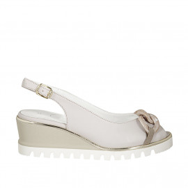 Sandalo da donna con catena in pelle grigio tortora zeppa 5 - Misure disponibili: 42