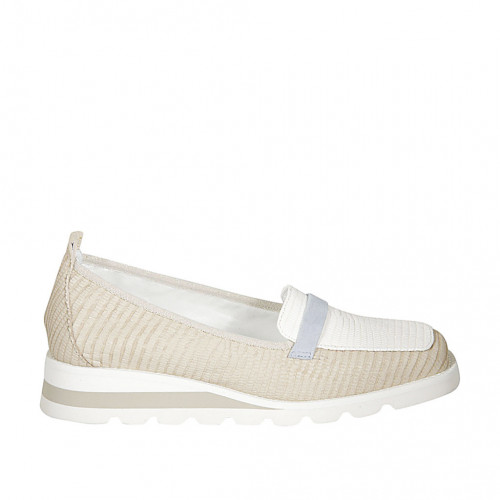 Woman's mocassin in white and beige...