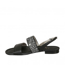 Woman's sandal in black... 2