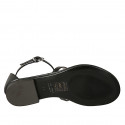 Zapato abierto infradedo para mujer con accesorio en charol y piel negra tacon 1 - Tallas disponibles:  42, 43, 44
