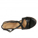 Sandale pour femmes en cuir noir avec courroie croisé, plateforme et talon compensé tressé 9 - Pointures disponibles:  42