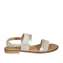 Sandale pour femmes en cuir lamé platine et daim beige talon 2 - Pointures disponibles:  32