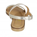 Sandale pour femmes en cuir lamé platine et daim beige talon 2 - Pointures disponibles:  32