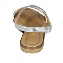 Sandalo da donna in pelle laminata argento e camoscio grigio tacco 2 - Misure disponibili: 32, 33