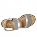 Sandalo da donna in pelle laminata argento e camoscio grigio tacco 2 - Misure disponibili: 32, 33
