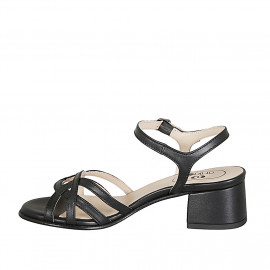 Woman's strap sandal in... 2