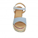 Sandalia con cinturon para mujer en piel azul claro y tejido multicolor cuña 9 - Tallas disponibles:  42