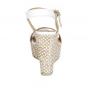 Sandale pour femmes avec courroie et plateforme en cuir blanc et beige avec talon compensé tressé 12 - Pointures disponibles:  42